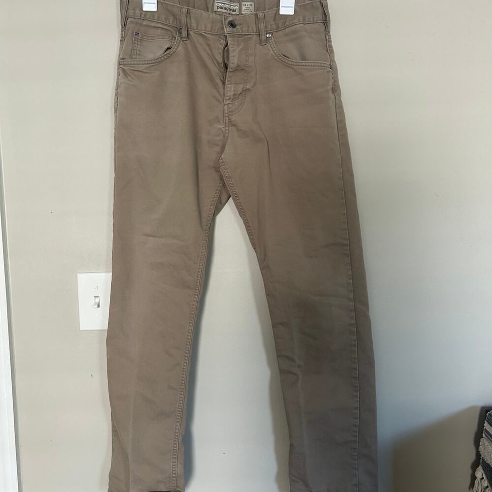 Men’s Patagonia Khaki’s - Size 33x32